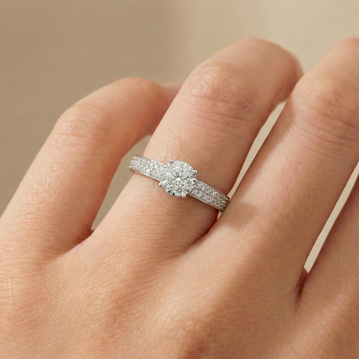 18K White Gold Diamond Ring with 0.53 CT Diamond (VS Clarity)