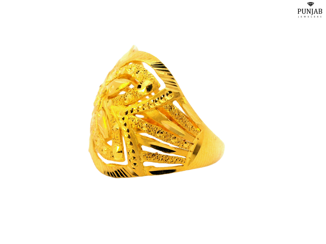 22K Yellow Gold Floral Openwork Ring with Textured Finish