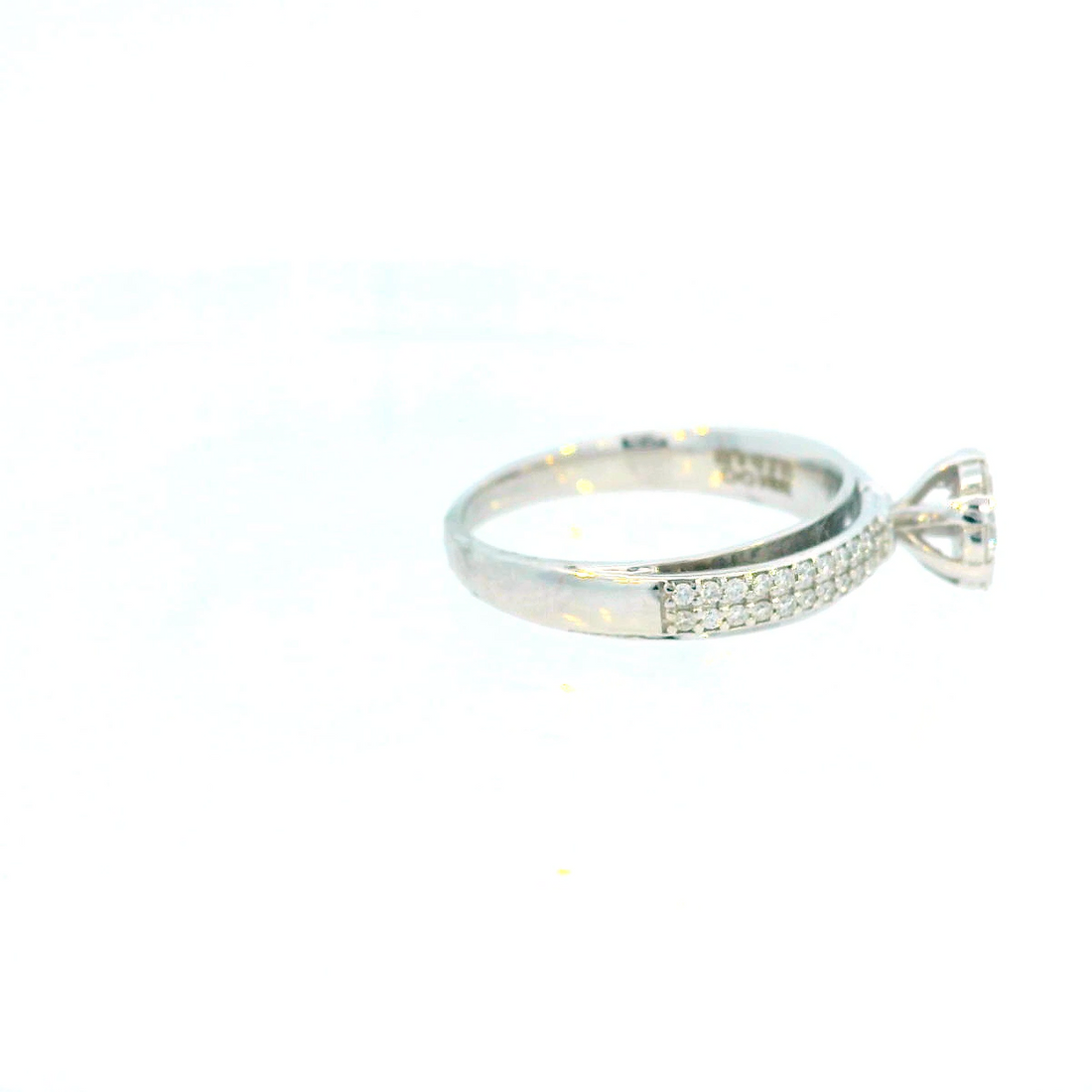 18K White Gold Diamond Ring with 0.53 CT Diamond (VS Clarity)