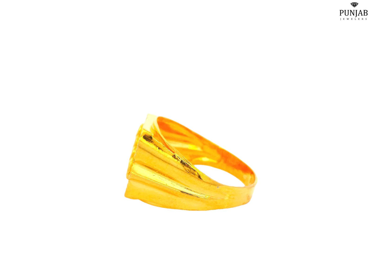 22K Yellow Gold Ring with Textured Dual-Pattern Design