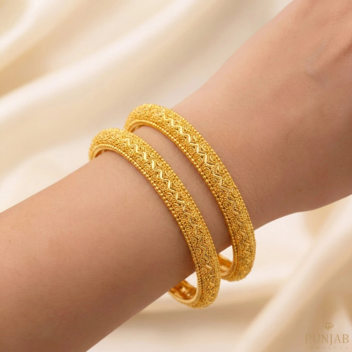 22K Yellow Gold Traditional Bangles – Timeless Heritage Design