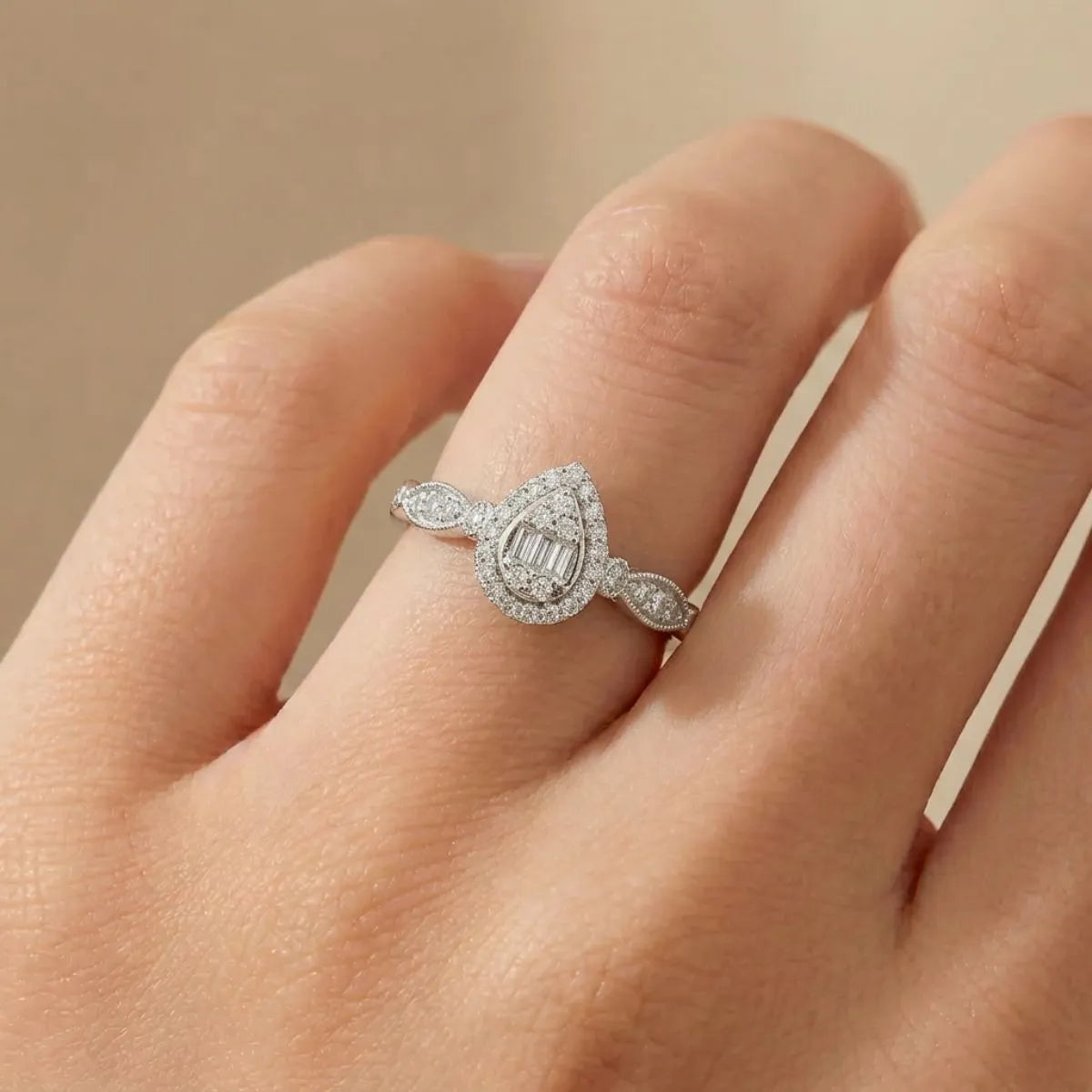 14K White Gold Diamond Ring with 0.33 CT Diamond