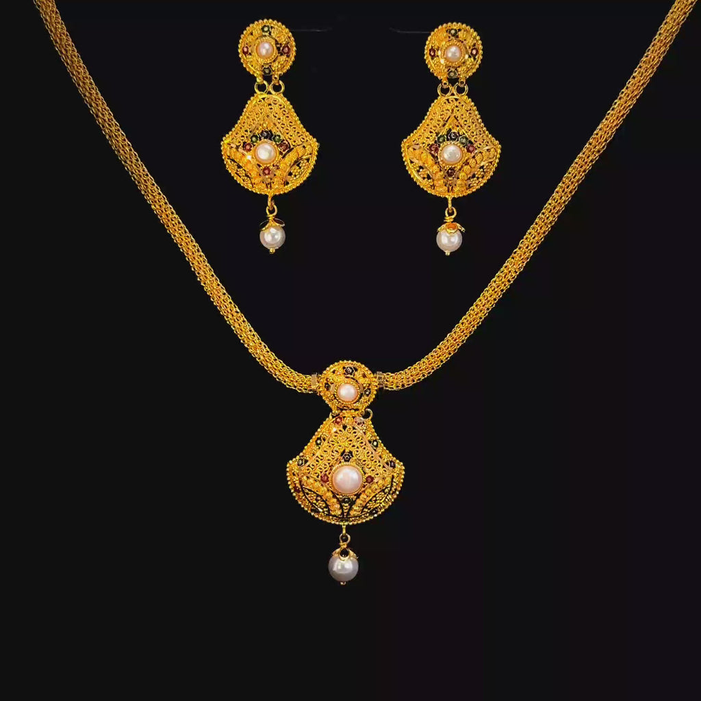 22K Classic Round White Pearl Charm Necklace in Polished Yellow Gold